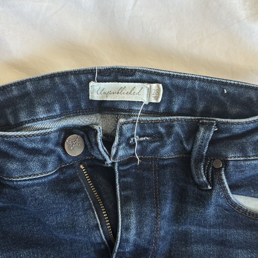 Unpublished Denim - Picture 2 of 6